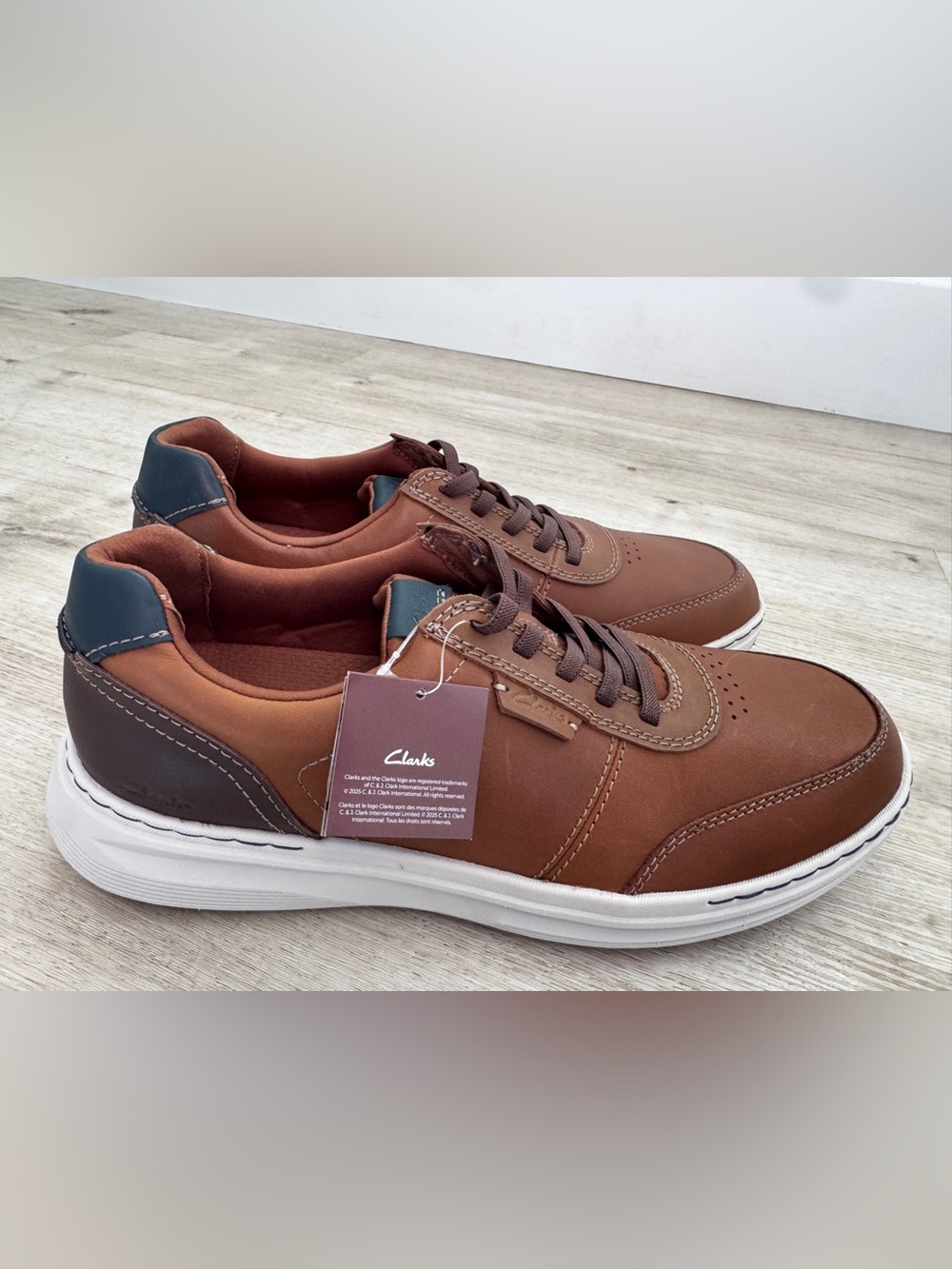 Clarks Men's Two-Tone Brown and Dark Teal Leather Sneakers new size 12